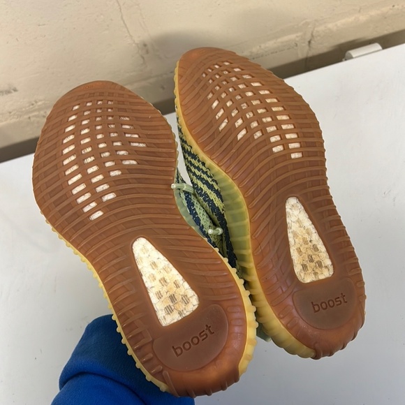 Yeezy Sneakers - Picture 6 of 9